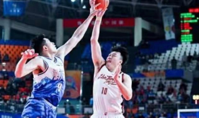 世界杯直播软件官网-吴冠希8分4板 新疆男篮59-61浙江 程帅澎19分1板4助