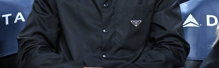 世界杯手机观看-尼古拉斯·霍尔特现身2026年湖人vs骑士比赛现场|Nicholas Hoult|LAKERS_新浪娱乐_新浪新闻