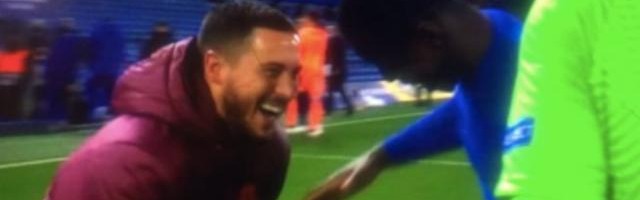 世界杯直播软件官网-阿扎尔与切尔西球员说笑引众怒：你乐啥呢？